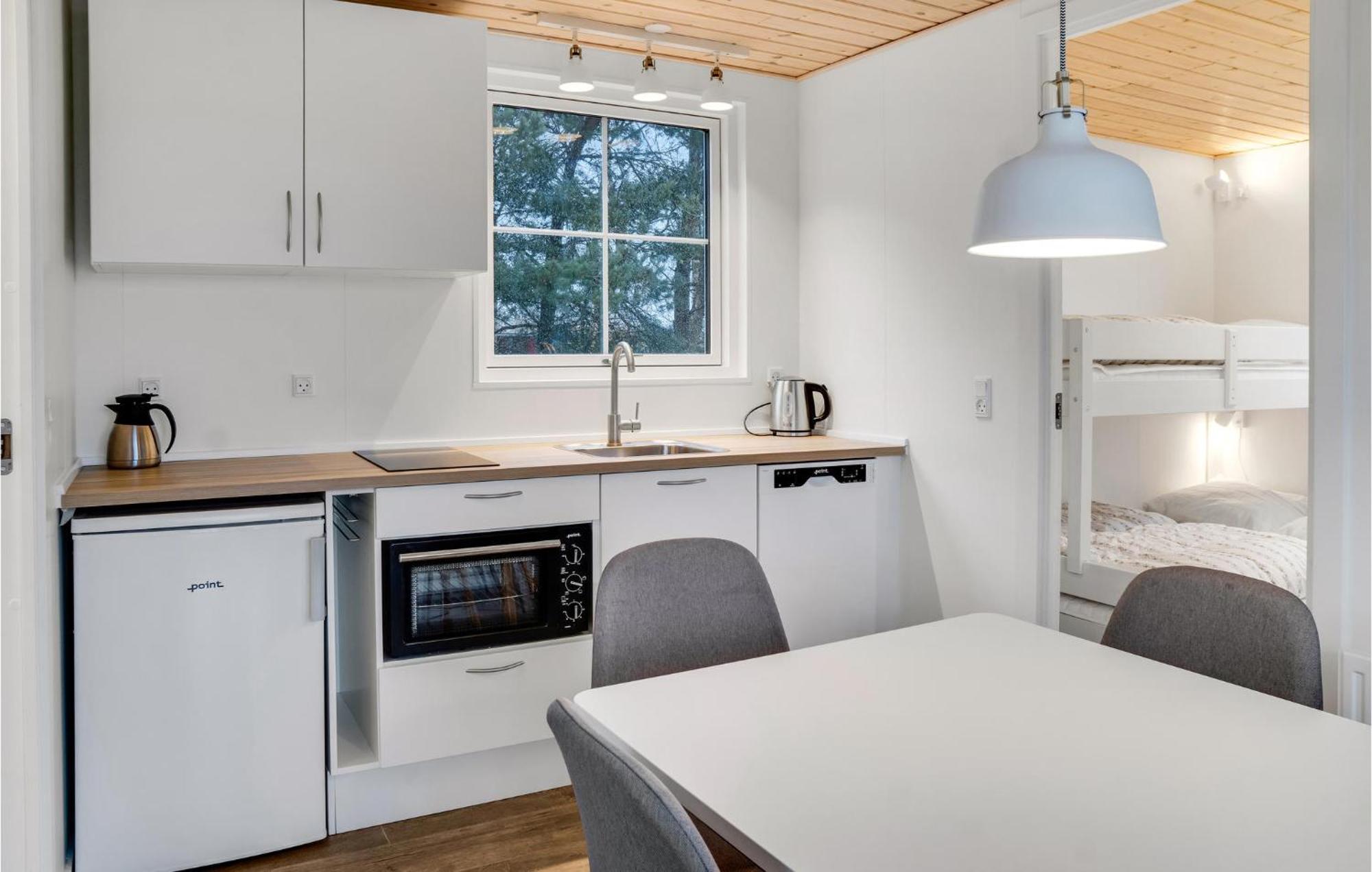 Amazing Apartment In Vaeggerlose With Kitchenette Bøtø By Exterior foto