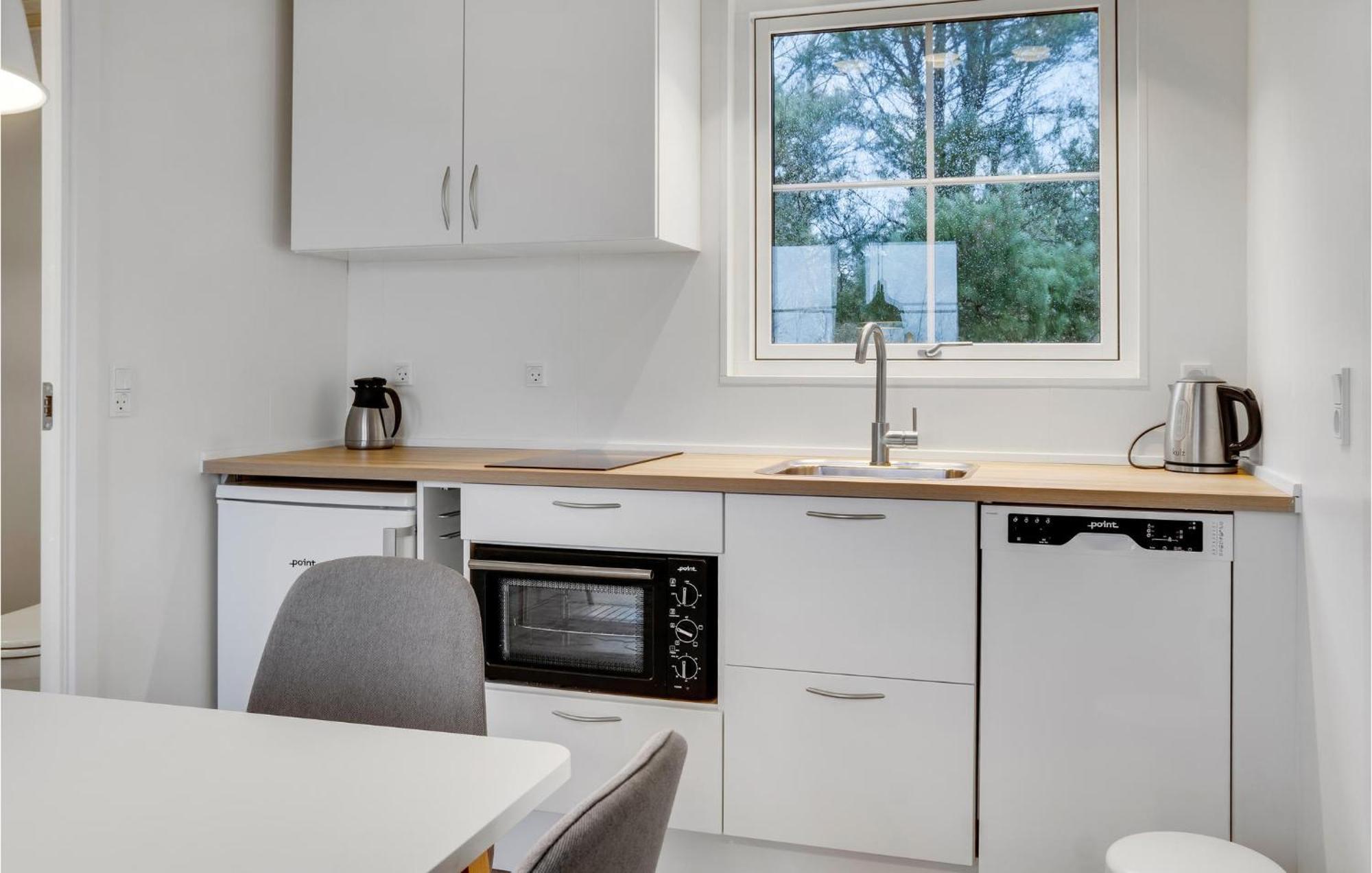 Amazing Apartment In Vaeggerlose With Kitchenette Bøtø By Exterior foto